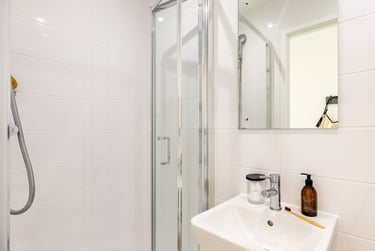 Gold Plus En suite at Great Court, 78 Rolls Road, Bermondsey, London, SE15DU - Image 7